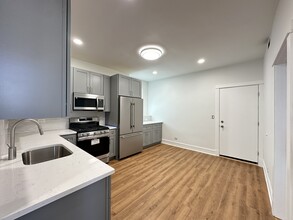 3713 W Belmont Ave, Unit J08P in Chicago, IL - Foto de edificio - Building Photo