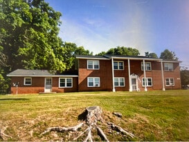 106-108 W Mountain View Rd in Johnson City, TN - Building Photo