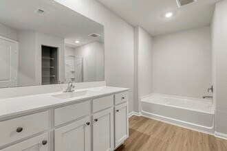6430 Winter Elm St in Houston, TX - Building Photo - Building Photo