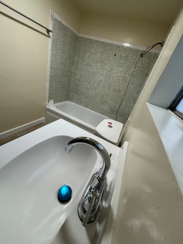 1129 E 103rd St in Los Angeles, CA - Building Photo - Building Photo