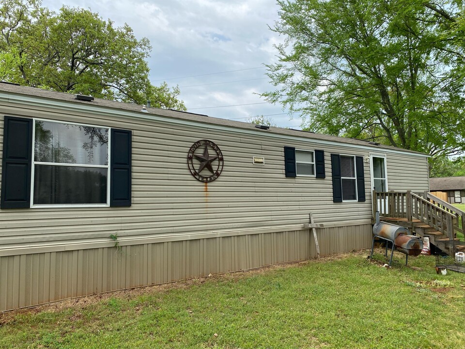 10531 Shadow Wood Cir in Whitehouse, TX - Foto de edificio