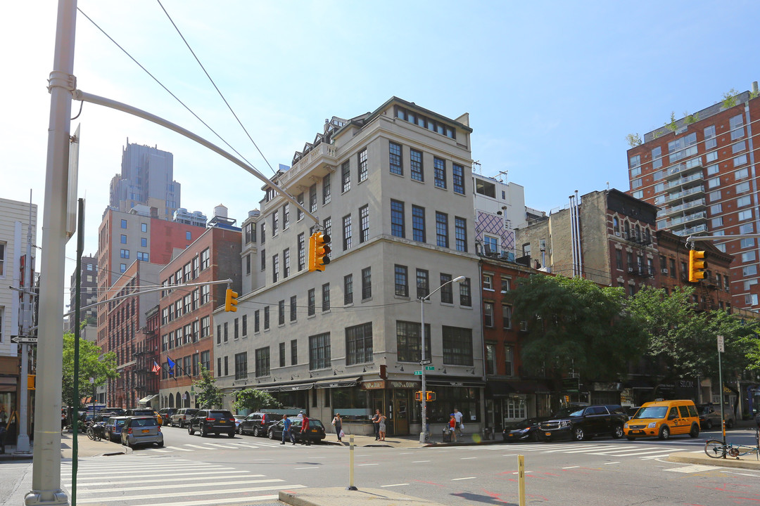 160 Eighth Ave in New York, NY - Building Photo