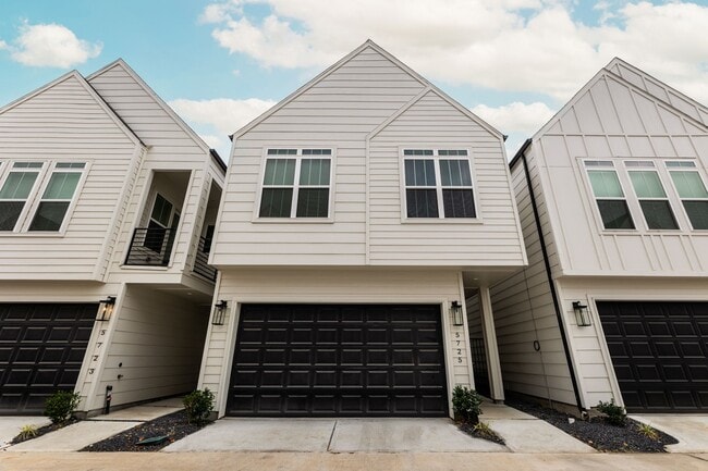 property at 5725 White Magnolia St.