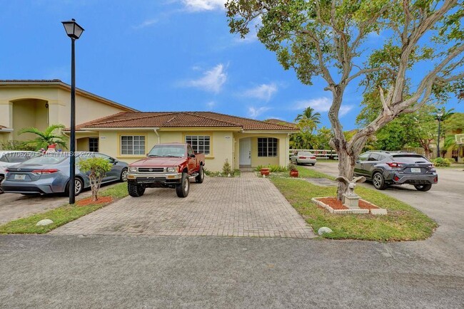 14220 SW 133 Ave in Miami, FL - Building Photo - Building Photo