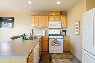 3186 NW Quiet River Ln in Bend, OR - Building Photo - Building Photo