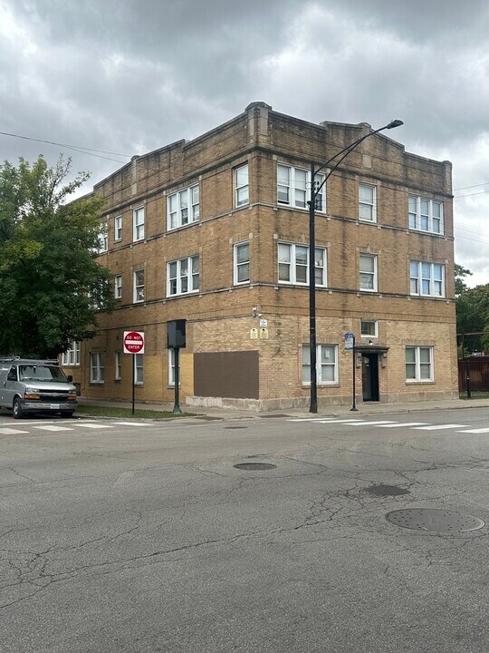 3901 W Division St in Chicago, IL - Building Photo