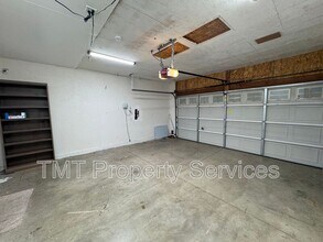 301 Brimfield Ct in Roseville, CA - Foto de edificio - Building Photo