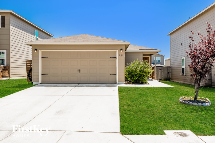 257 Mistflower in New Braunfels, TX - Building Photo