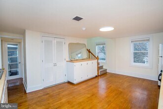 67 Ferry St in Lambertville, NJ - Building Photo - Building Photo