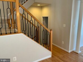 22004 Avonworth Square in Broadlands, VA - Building Photo - Building Photo