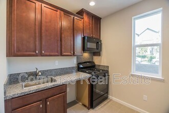 198 Esfahan Dr in San Jose, CA - Building Photo - Building Photo