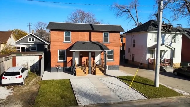 property at 872 Wellington Av
