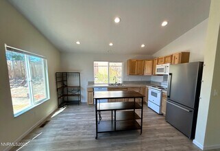 5380 Twin Creeks Dr in Reno, NV - Building Photo - Building Photo