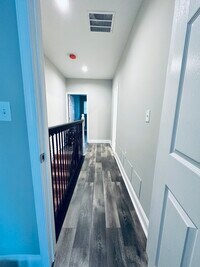 2604 E Monument St - 6