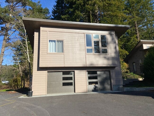 property at 746 Ole Hansen Rd