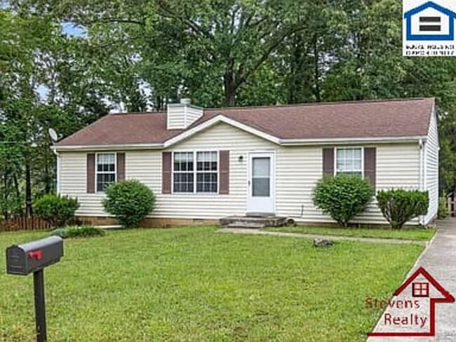 1907 Roan Dr in Clarksville, TN - Building Photo - Building Photo