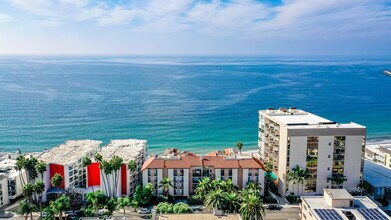 555 Esplanade, Unit 517 in Redondo Beach, CA - Building Photo - Building Photo