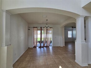 7127 Nightshade Dr in Riverview, FL - Building Photo - Building Photo