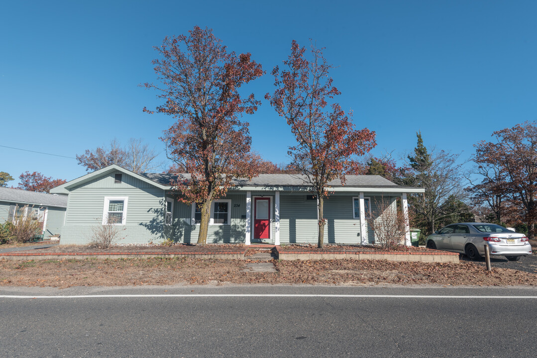 234 Grant Ave in Pine Beach, NJ - Building Photo