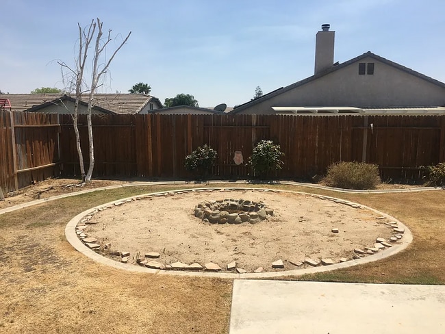 12515 Catskill Dr in Bakersfield, CA - Building Photo - Building Photo