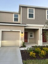 5080 Revolutionary Way in St. Cloud, FL - Building Photo