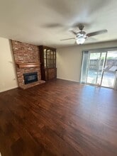 1026 Springoak Way in Stockton, CA - Building Photo - Building Photo