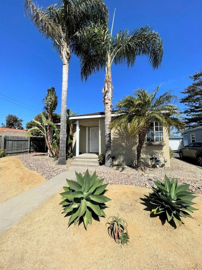232 S Evergreen Dr in Ventura, CA - Building Photo - Building Photo