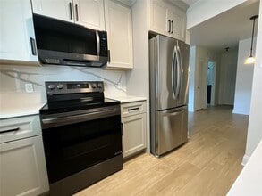 2424 NE 9th St in Fort Lauderdale, FL - Building Photo - Building Photo