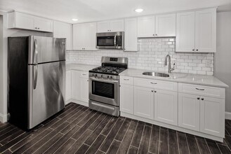 56 Park St in Jersey City, NJ - Building Photo - Building Photo