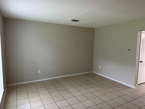 12881 High Star Dr in Houston, TX - Building Photo - Building Photo