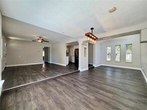 2421 Granada Cir E in St. Petersburg, FL - Building Photo - Building Photo