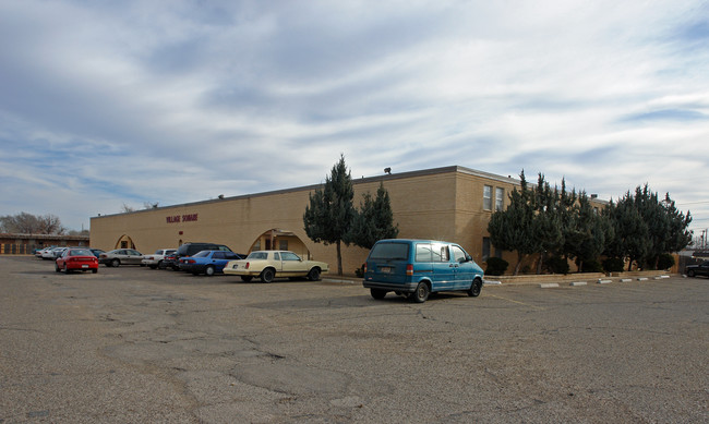 Village Square in Lubbock, TX - Foto de edificio - Building Photo