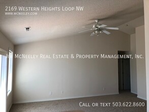 2169 Western Heights Loop NW in Salem, OR - Building Photo - Building Photo