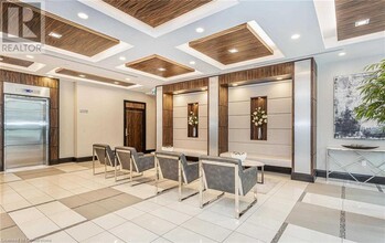 349 Rathburn Rd W in Mississauga, ON - Building Photo - Building Photo