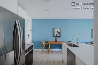 2201 Polk St in Hollywood, FL - Foto de edificio - Building Photo
