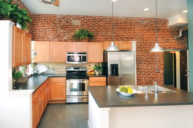 425 N Prince St, Unit 206