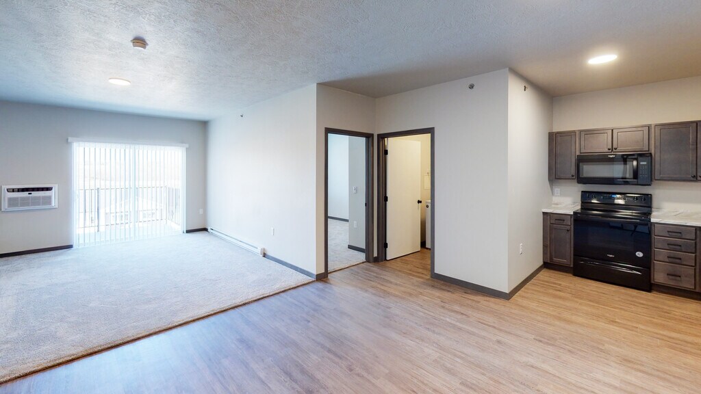 District 42 Apartments & Townhomes Sioux City, IA Apartments