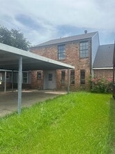 6840 25th St in Groves, TX - Foto de edificio - Building Photo