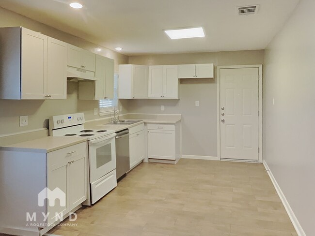 510 E University Ave in Waxahachie, TX - Building Photo - Building Photo