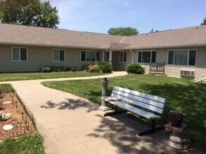 2001 I St in Fairbury, NE - Building Photo - Building Photo