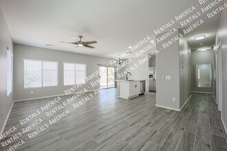 2738 E Indian Wells Pl in Chandler, AZ - Building Photo - Building Photo