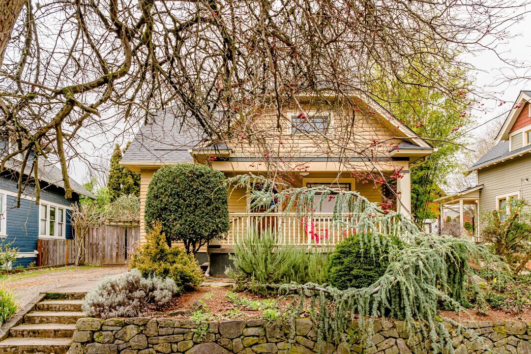 517 NE Fargo St in Portland, OR - Foto de edificio