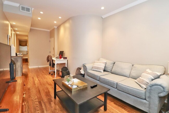 117 Bloomfield St in Hoboken, NJ - Building Photo - Building Photo