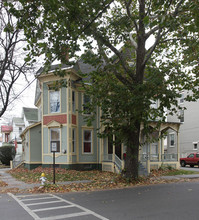 87 Pearl St in Kingston, NY - Building Photo - Building Photo