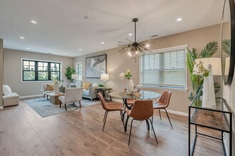 2443 13th Ave in Oakland, CA - Building Photo - Building Photo