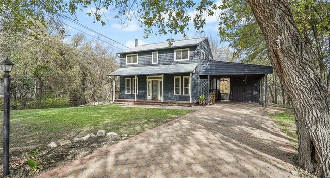 property at 13918 Hummingbird Ln