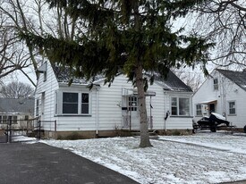 61 Ashwood Dr in Rochester, NY - Building Photo