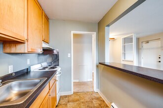 2333 Priscilla St of In the City Apartments in St. Paul, MN - Building Photo - Interior Photo