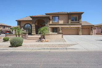 2214 W Buckhorn Trail in Phoenix, AZ - Foto de edificio - Building Photo