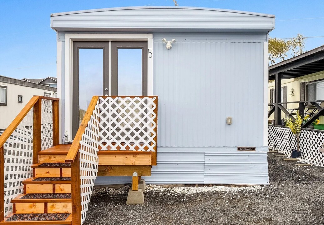 1908 W Marina Dr in Moses Lake, WA - Building Photo